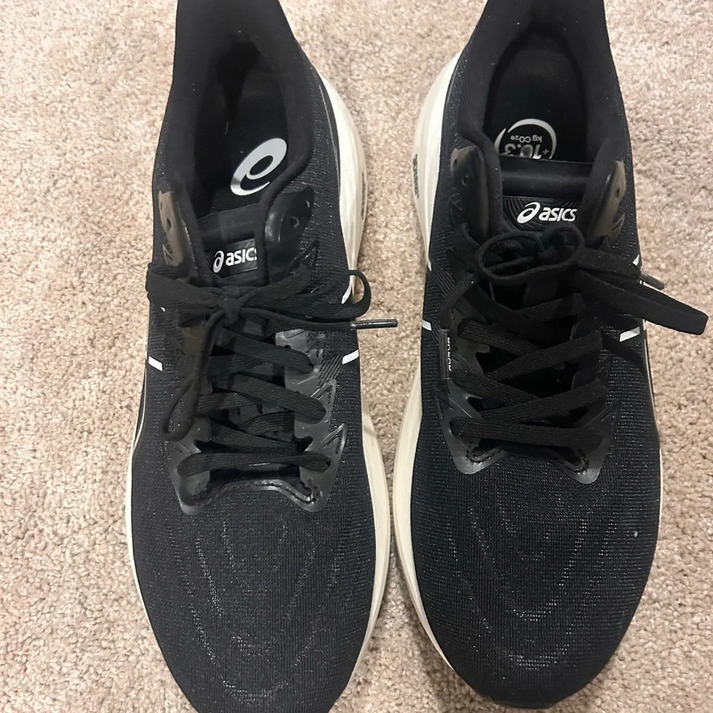 ASICS Men's Black and White Athletic Tennis Shoes Sz. 10 NWT